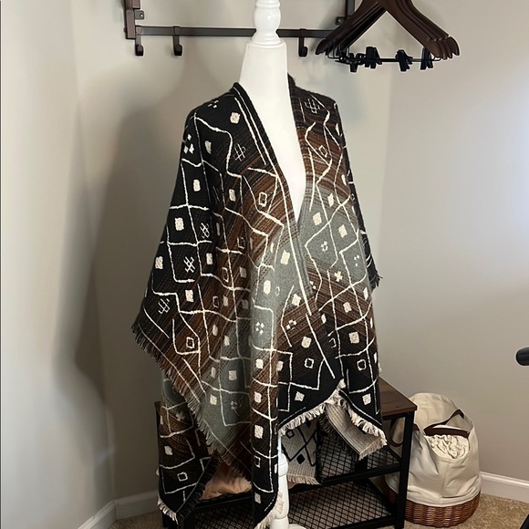 Frye Ruana Open Front Poncho - Picture 2 of 8